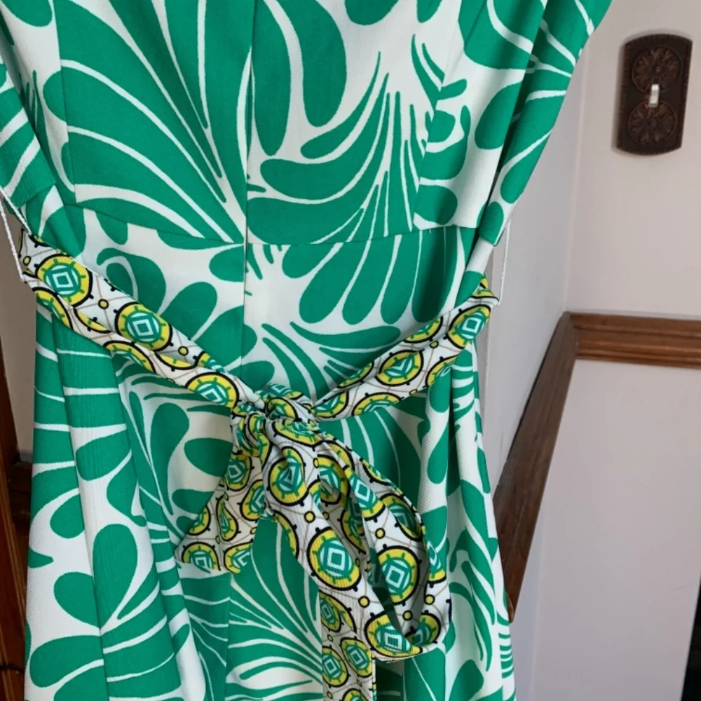 AGB petites contrasting back bow dress. Worn‎ 2x